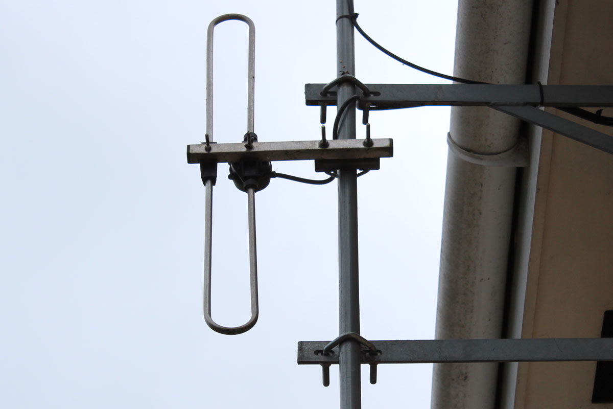 Outdoor DAB aerial on a pole