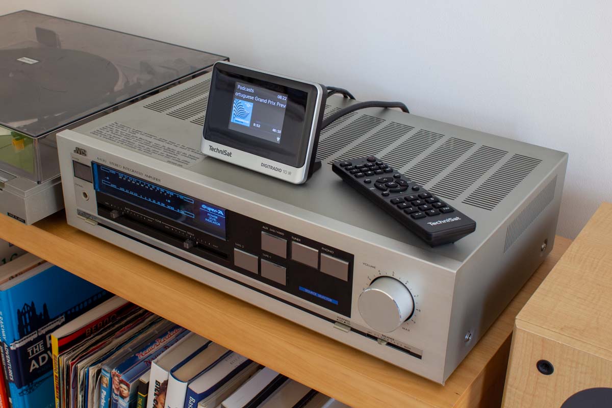 TechniSat DIGITRADIO 10 IR on a hi-fi amplifier