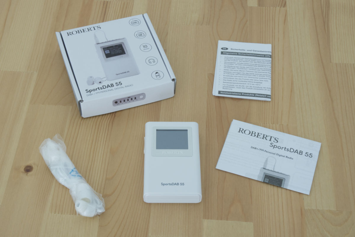 Unboxing the Roberts SportsDAB 55