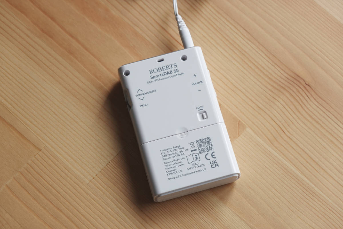 Photo showing the keylock switch on the rear of the Roberts SportsDAB 55
